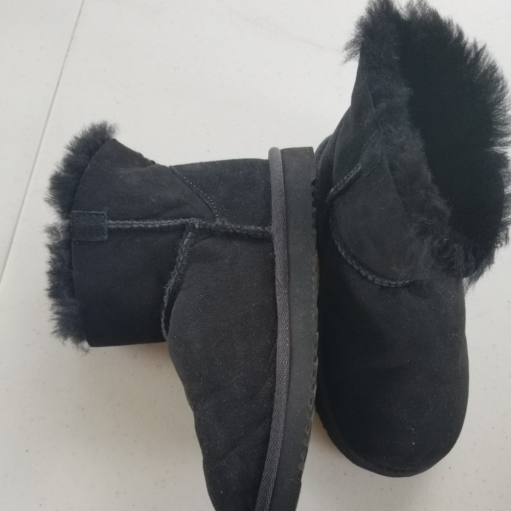 Boots - Picture 3 of 4